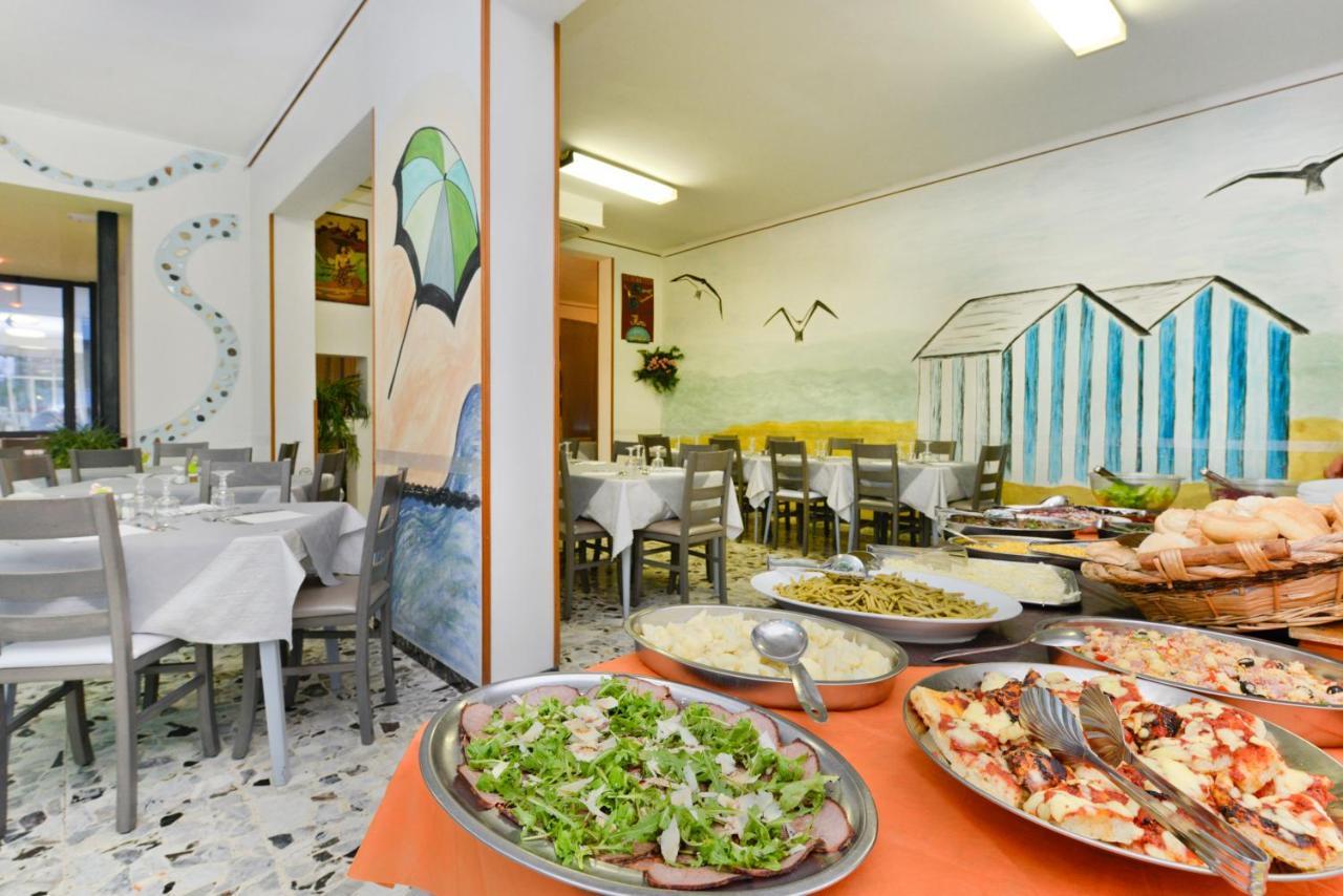 Hotel Flora Capri Cesenatico Esterno foto